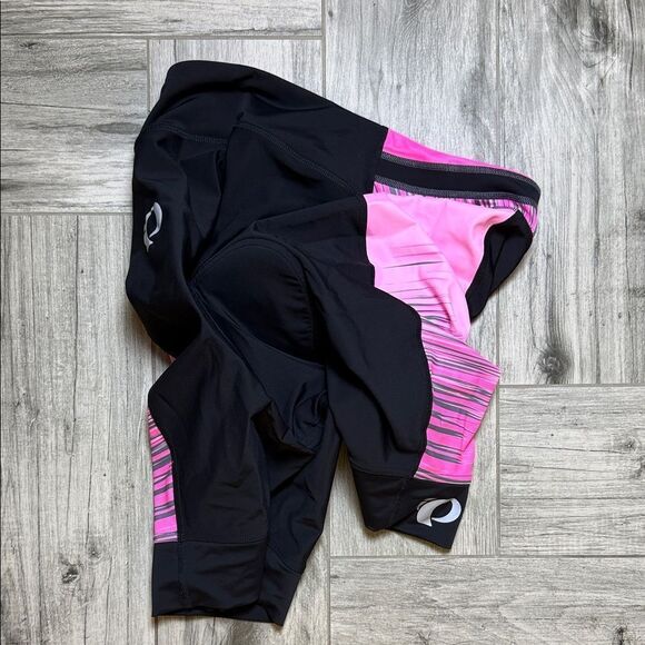 Pearl Izumi Women's Athletic Shorts with padding in Pink and Black - Picture 9 of 11